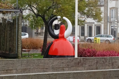 b3